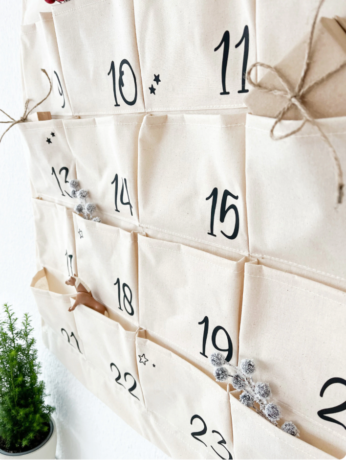 Personalisierter XXL Adventskalender aus Stoff – Beige, zum Selbstbefüllen