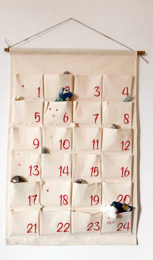 Personalisierter Stoff-Adventskalender mit Namen | Zahlenfarbe wählbar