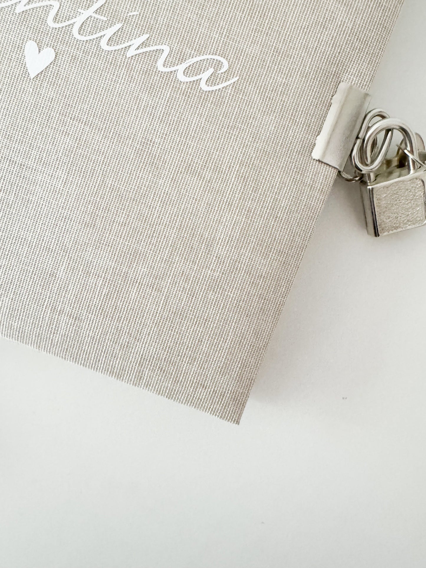 Tagebuch mit Schloss, personalisiert, Leineneinband