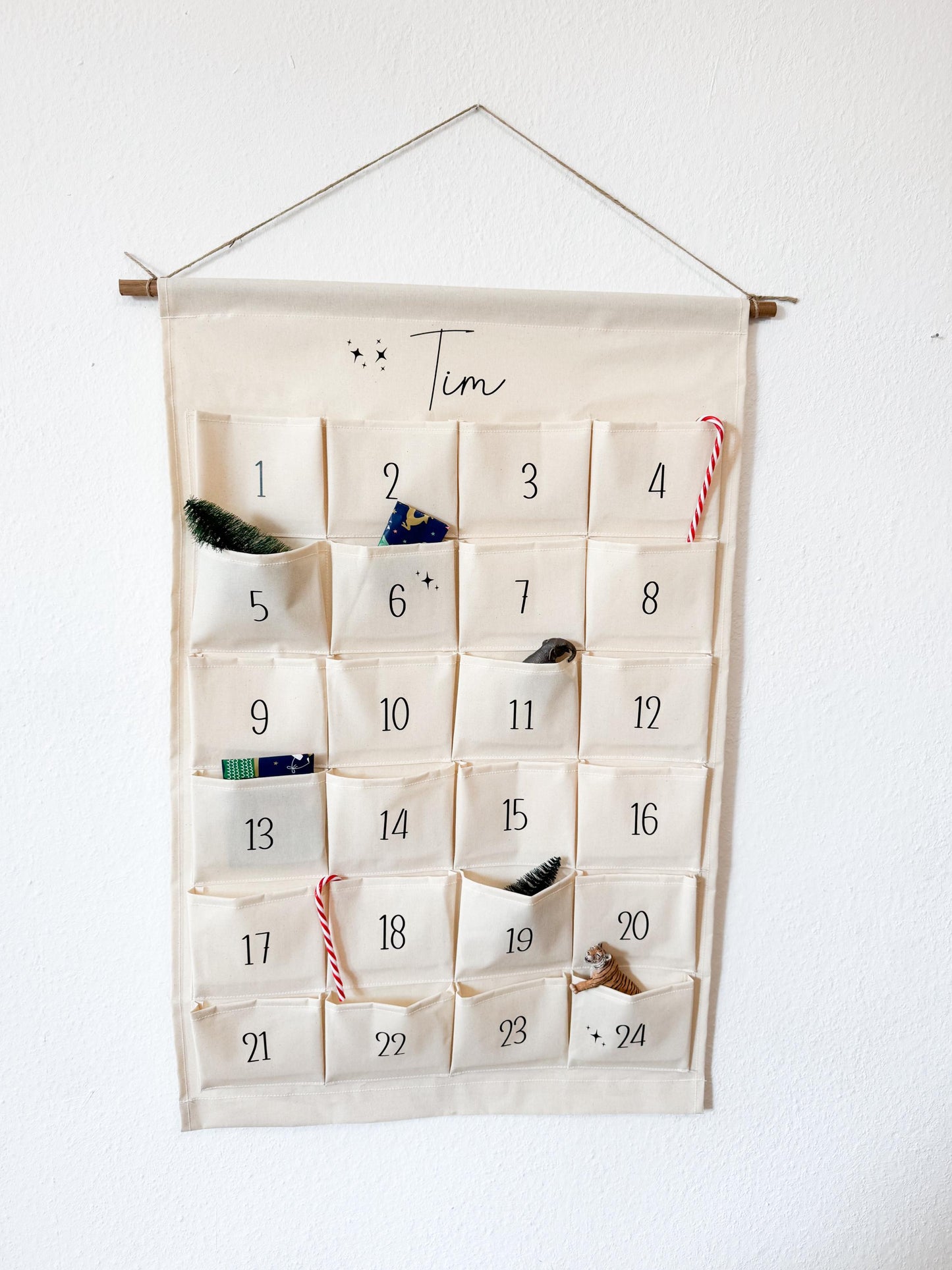 Personalisierter XXL Adventskalender für Kinder zum selber befüllen, 24 Taschen, Kalender aus Stoff | Nachhaltig und Wiederverwendbar