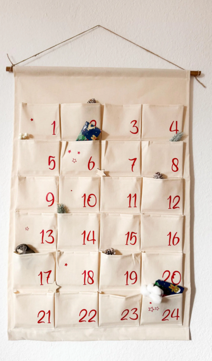 Personalisierter Stoff-Adventskalender mit Namen | Zahlenfarbe wählbar