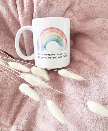 Tasse "Kleine Menschen brauchen so große Herzen wie Deins"| personalisiert | Abschiedsgeschenk Kita Erzieherin | Geschenkidee | Wunschtext