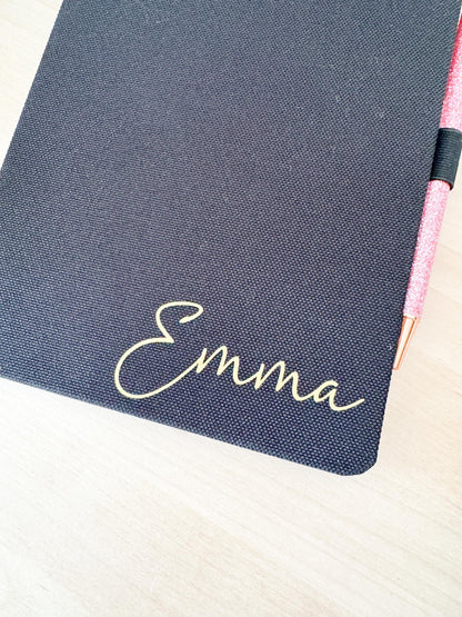 Notizbuch personalisierbar DIN A5 mit Namen und Initialien, Planer, Geburtstag, Geschenk, Muttertag, Vatertag