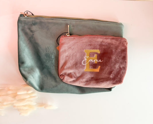 Kosmetiktasche Personalisiert | Geschenk Freundin | Geschenkidee Mama | Samt Kosmetiktasche | Initial | Weihnachtsgeschenkidee