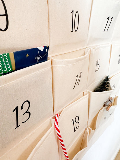 Personalisierter XXL Adventskalender für Kinder zum selber befüllen, 24 Taschen, Kalender aus Stoff | Nachhaltig und Wiederverwendbar