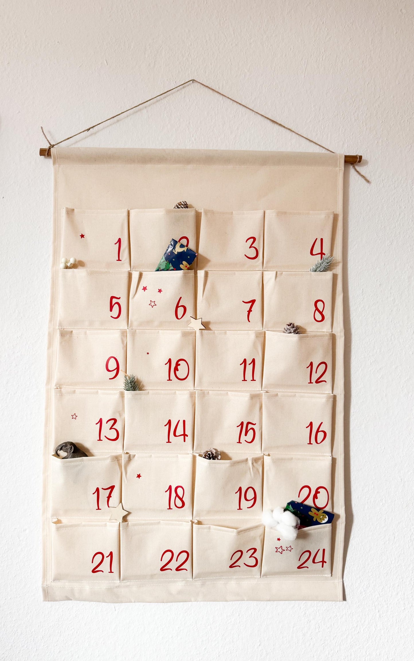 Personalisierter XXL Adventskalender für Kinder zum selber befüllen, 24 Taschen, Kalender aus Stoff