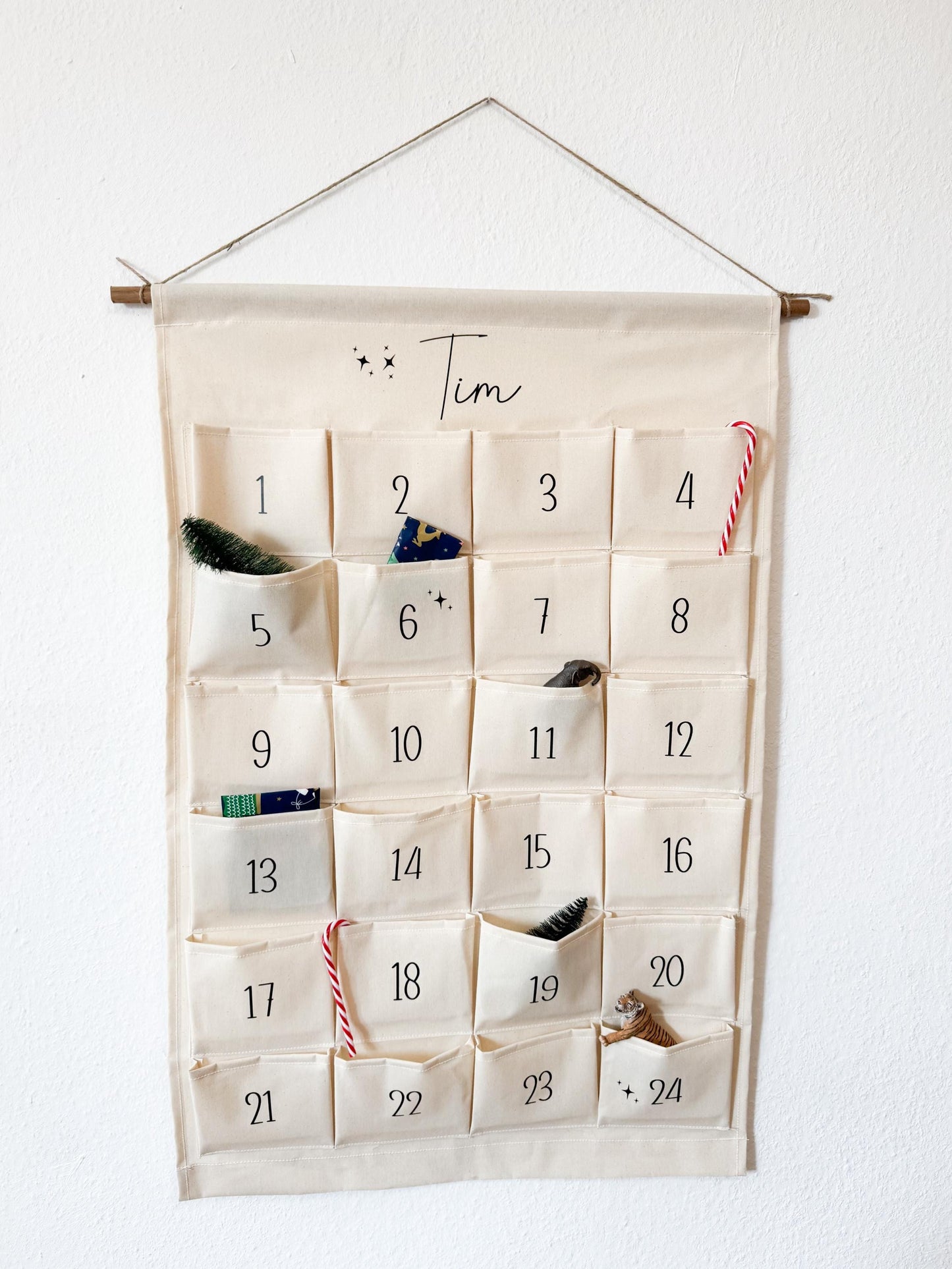 Personalisierter XXL Adventskalender für Kinder zum selber befüllen, 24 Taschen, Kalender aus Stoff | Nachhaltig und Wiederverwendbar