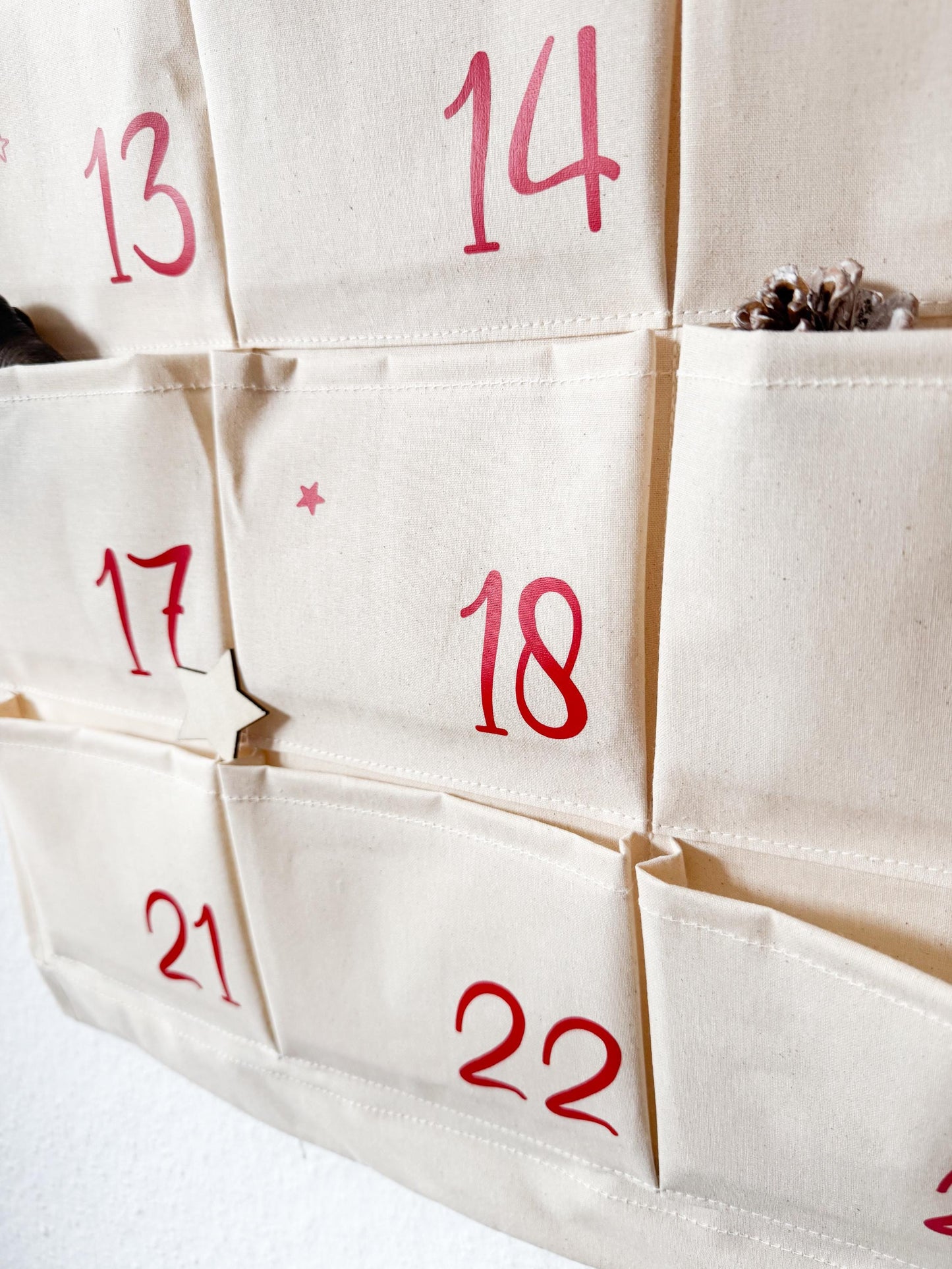 Personalisierter XXL Adventskalender für Kinder zum selber befüllen, 24 Taschen, Kalender aus Stoff