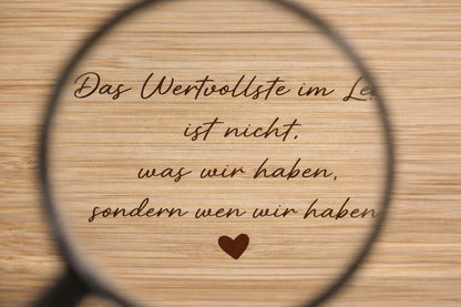 Personalisiertes Bambus Tablett FSC®  Graviertes Bettchen aus Bambus mit Herz | Geschenkidee nachhaltig | Wunschgravur möglich