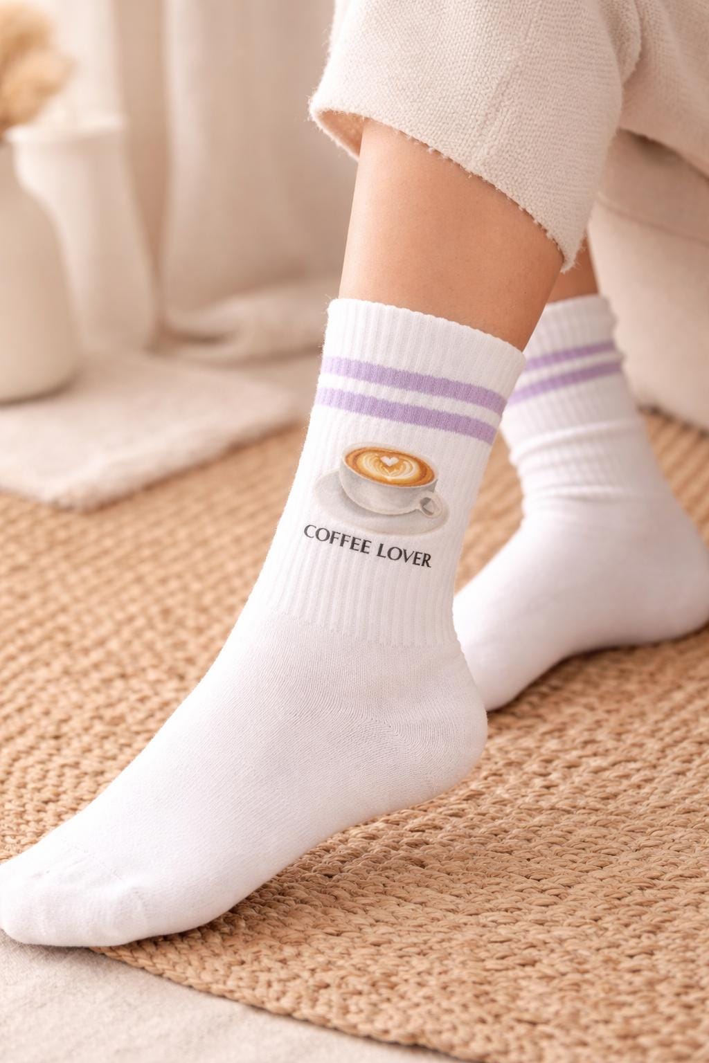 Kaffee Lover Socken Damen  COFFEE LOVER Crew Socks mit Kaffeetasse  Geschenk für Kaffeeliebhaber  Geschenkidee für Kaffeefans